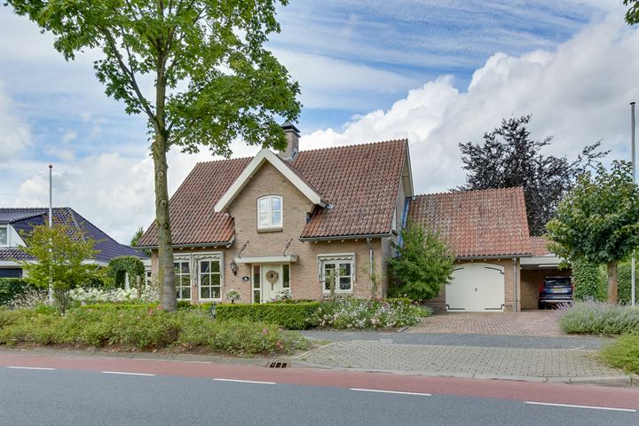 Veeneslagen 17 in Rijssen foto