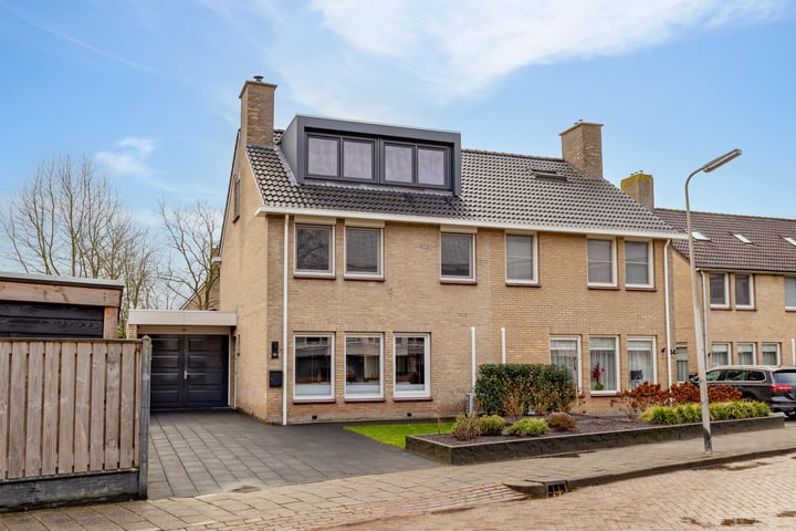Veenluydenstraat 46 in Hoogeveen foto