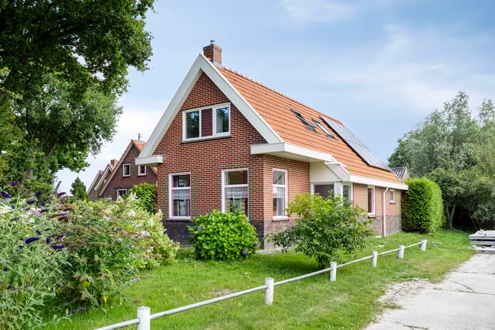 Veenweg 2 in Finsterwolde foto