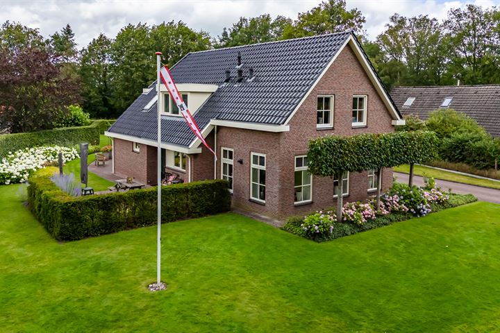 Veenweg 7 in Vries foto