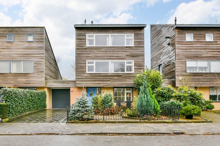 Veldbloemstraat 16 in Nieuw-Vennep foto