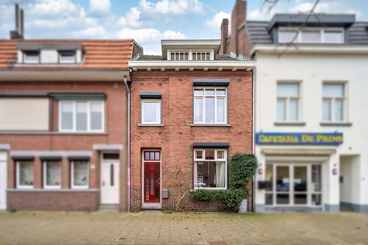 Veldenseweg 36 in Venlo foto