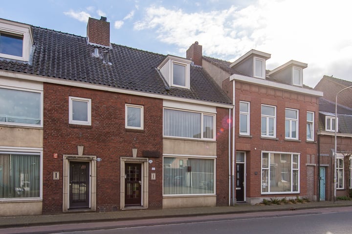 Veldhovenring 72 in Tilburg foto