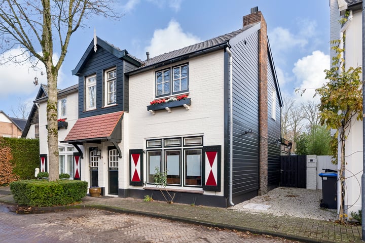 Veldweg 18 in Laren foto