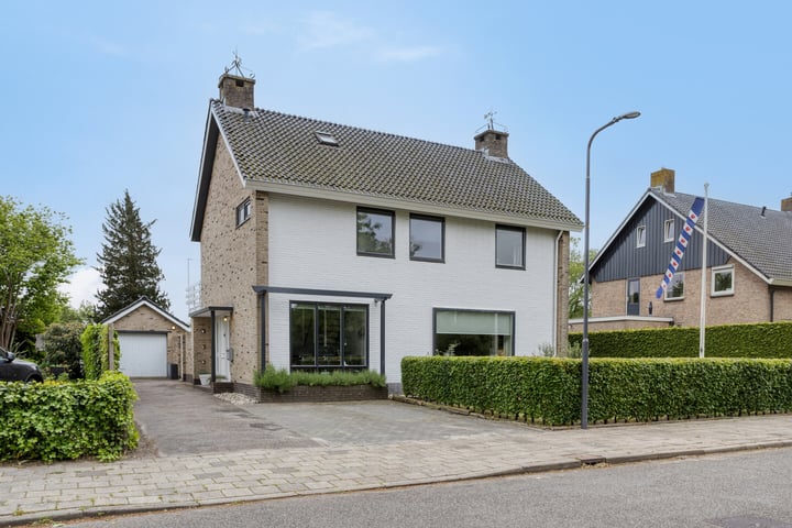 Veluwelaan 1 in Heerenveen foto