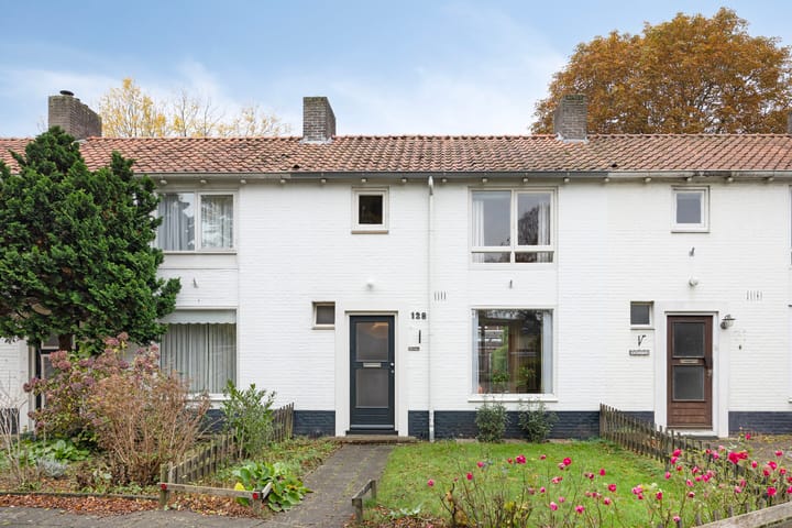 Velveweg 128 in Enschede foto