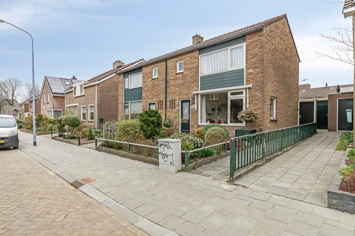 Venestraat 106 in Assen foto