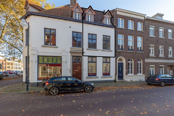 Venlosepoort 8 in Roermond foto