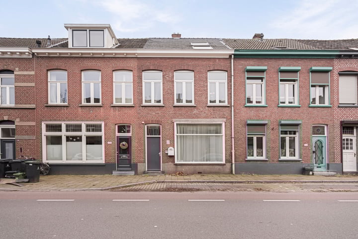 Venloseweg 108A in Roermond foto