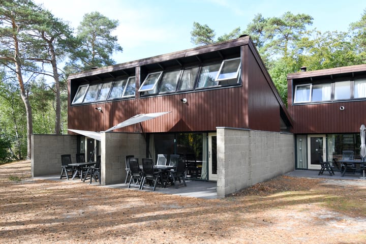 Vennenbos 822 in Hapert foto