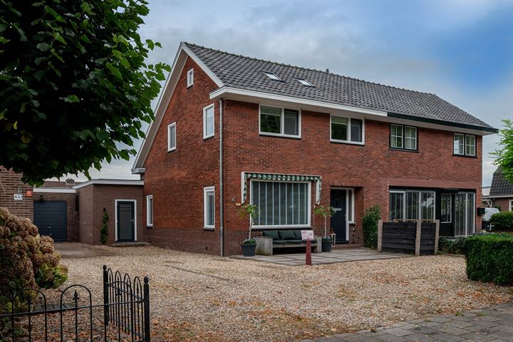 Venneperweg 431A in Nieuw-Vennep foto