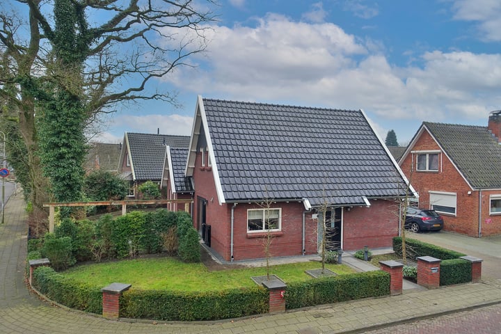 Verbeekstraat 14 in Delden foto