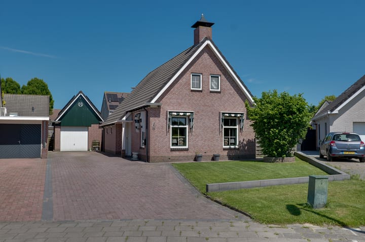 Verlaatsdam 31 in Surhuisterveen foto