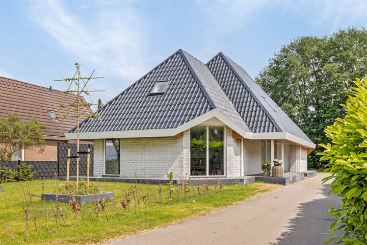 Verlengde Scholtenskanaal OZ 78 in Emmer-Compascuum foto