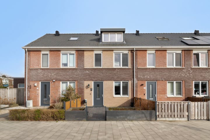 Vermaetweg 80 in Pernis Rotterdam foto