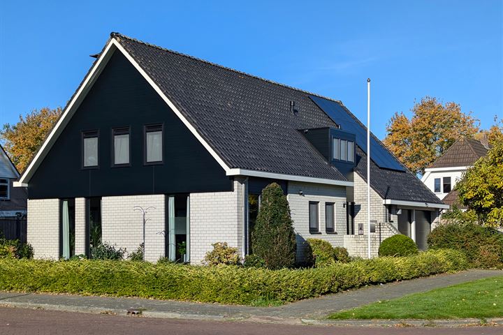 Vermaning 6 in Surhuisterveen foto