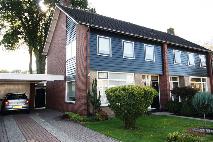 Verzetstraat 15 in Vriezenveen foto