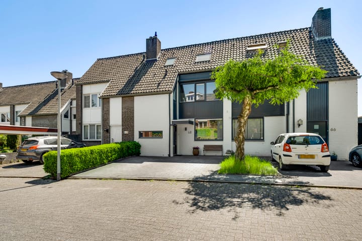 Veulenerbank 68 in Maastricht foto