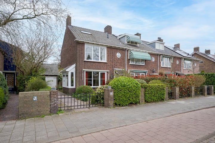 Veurseweg 128 in Voorschoten foto