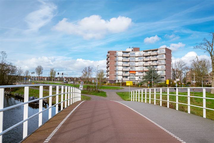 Victor van Vrieslandstraat 11 in Haarlem foto