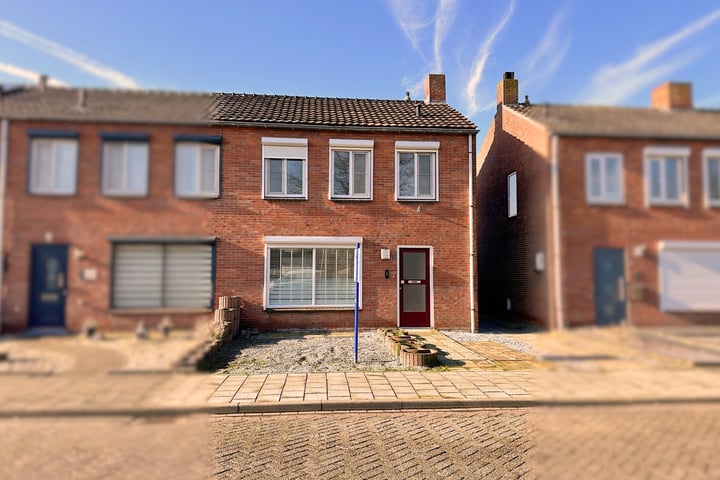 Vier Ambachtenstraat 19 in Sas van Gent foto