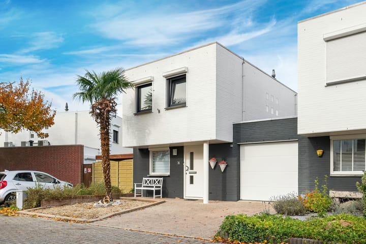 Vierduitruwe 8 in Maastricht foto