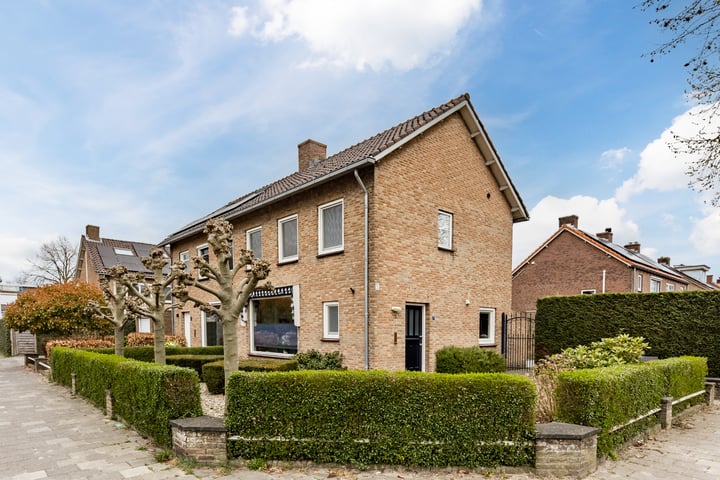 Vierlingstraat 1 in Oosterhout foto