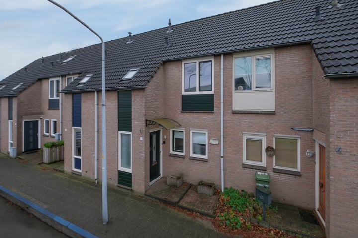 Vijverhof 35 in Almelo foto