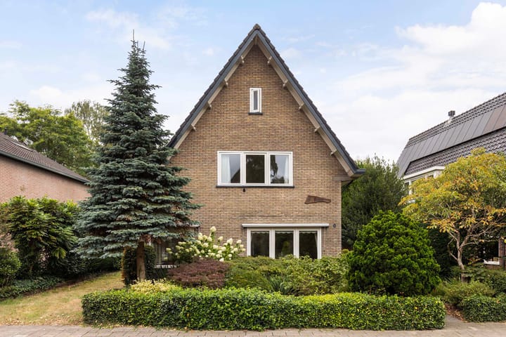 Vijverlaan 11 in Apeldoorn foto