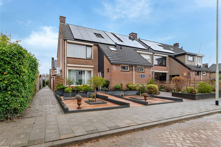 Vijverveld 13 in Wouw foto