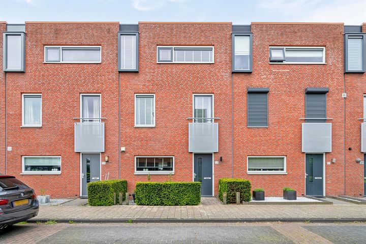 Villa Fonteinkruid 53 in Waalwijk foto