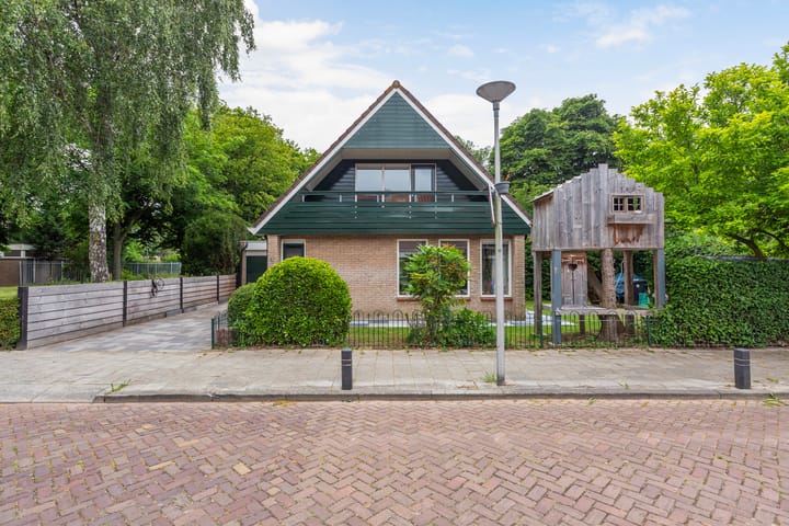 Vincent van Goghstraat 3 in Rozenburg foto