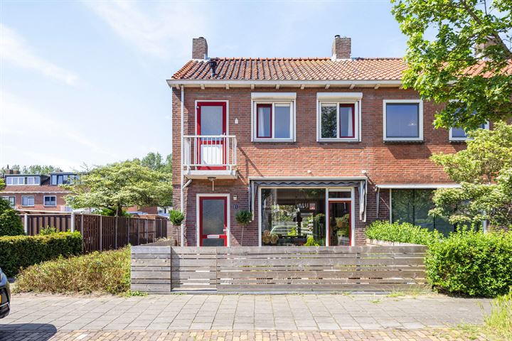 Vinkenkrogtlaan 21 in Velsen-Noord foto