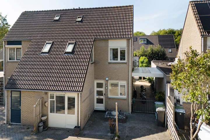 Vinkenveld 53 in Emmen foto