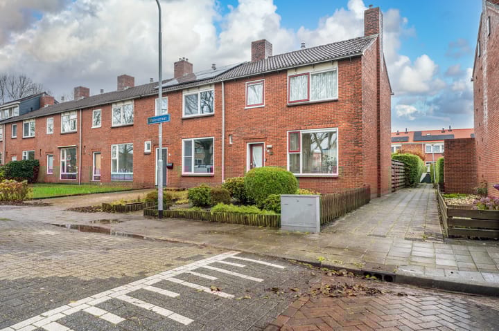 Violenstraat 19 in Sappemeer