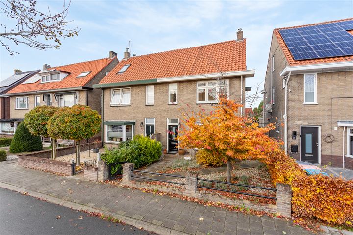Violierstraat 29 in Almelo foto