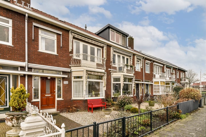 Viottakade 105 in Dordrecht foto
