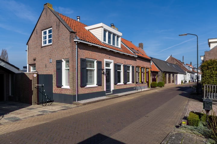 Vissersdijk 140 in Werkendam foto