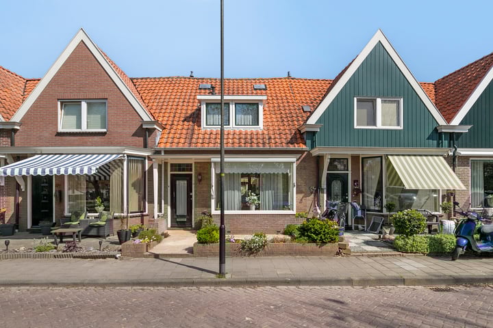 Vissersstraat 48 in Volendam foto