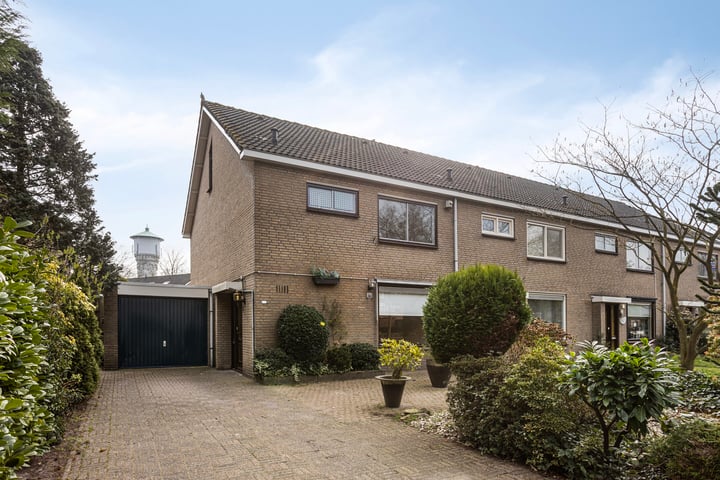 Vivaldistraat 1 in Waalwijk foto