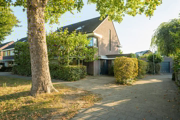 Viveslaan 66 in Breda foto