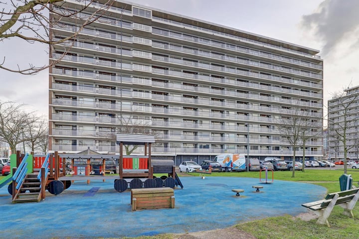 Vlaardingerdijk 260 in Schiedam foto