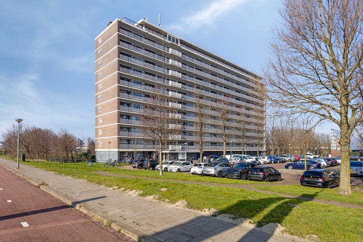Vlaardingerdijk 380 in Schiedam foto