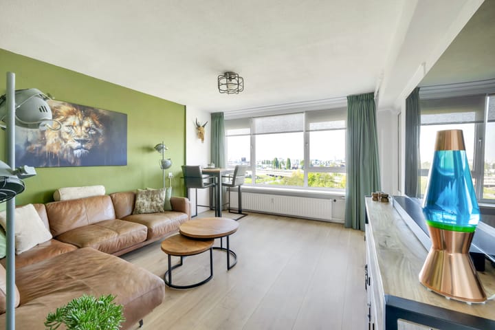 Vlaardingerdijk 458 in Schiedam foto