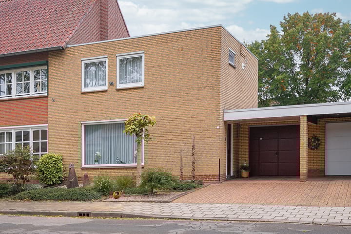 Vleugelmorgenstraat 1 in Stein foto