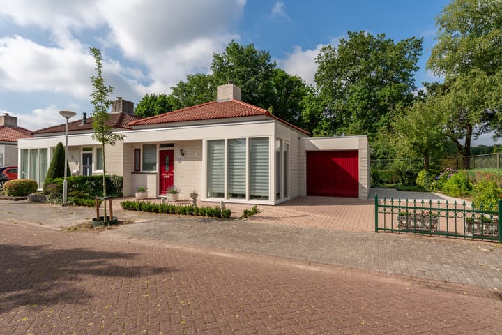 Vliegheuvel 19 in Best