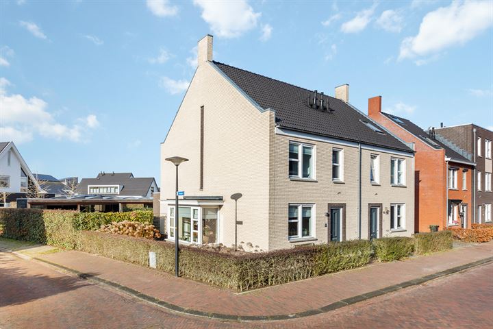 Vlierbes 33 in Hengelo foto