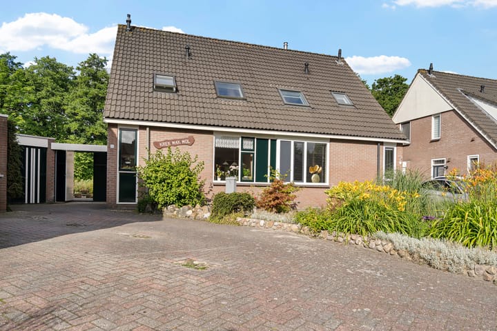 Voergang 121 in Drachten foto