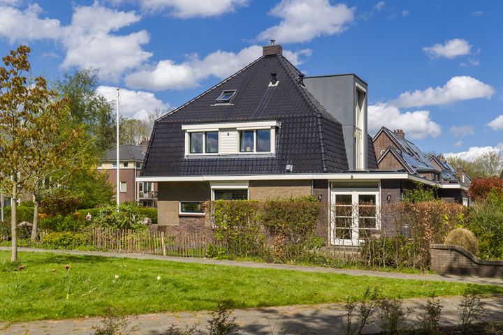 Vogelkerslaan 15 in Assen foto
