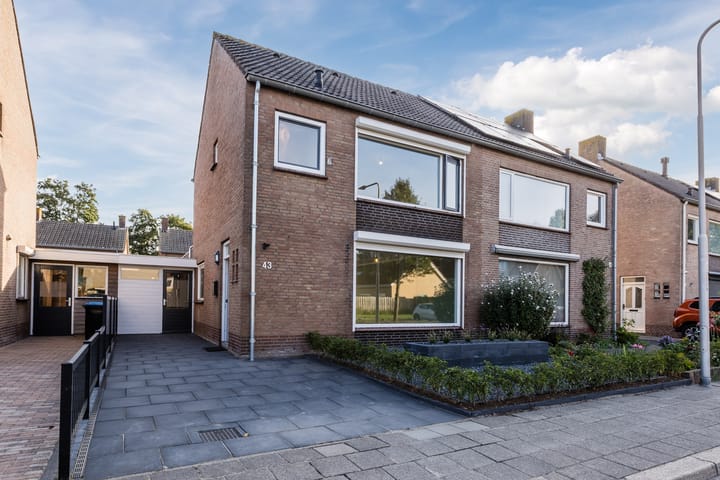 Vogelstraat 43 in Hooge Zwaluwe
